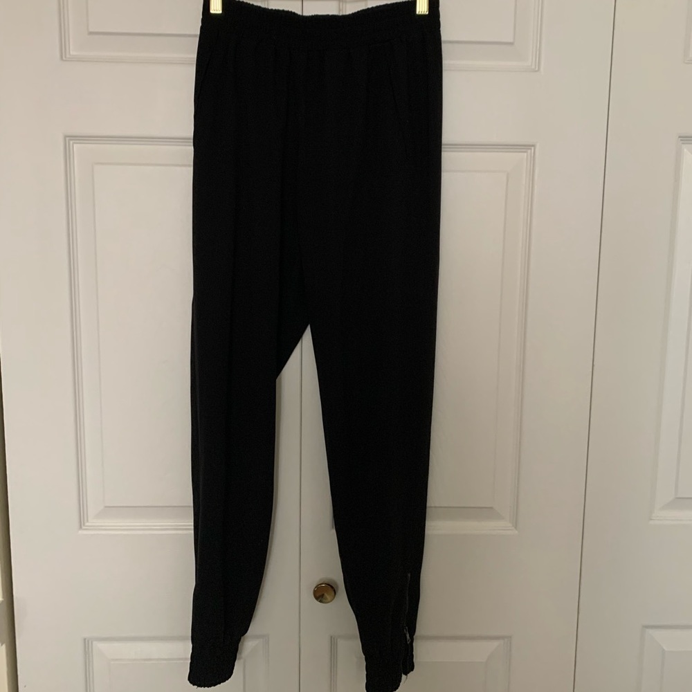 Jogger-style trousers